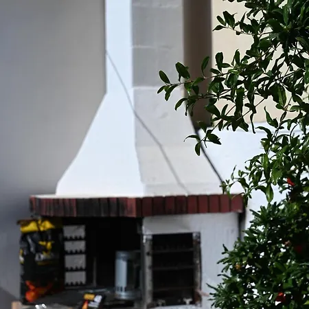 Oasis Lower Ground Floor דירה *