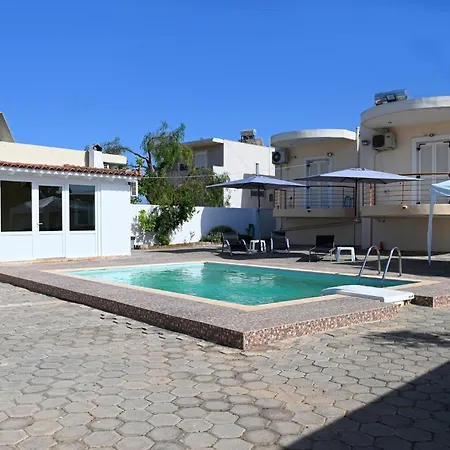 Oasis Lower Ground Floor דירה