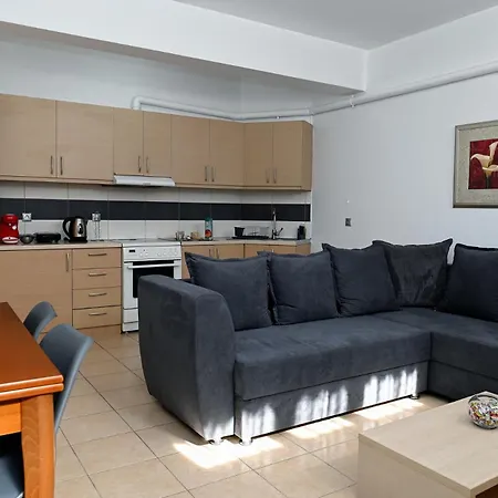 Oasis Lower Ground Floor Апартаменты Аргос