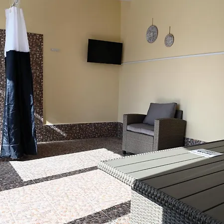 Oasis Lower Ground Floor * ארגוס