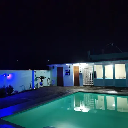 Oasis Lower Ground Floor דירה