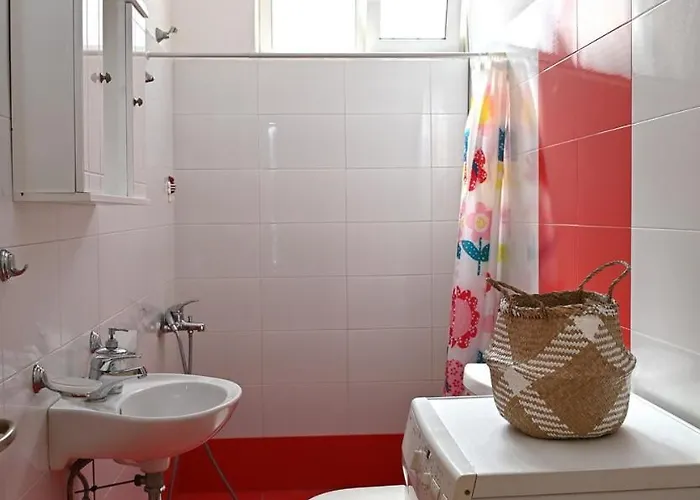 Oasis Lower Ground Floor *