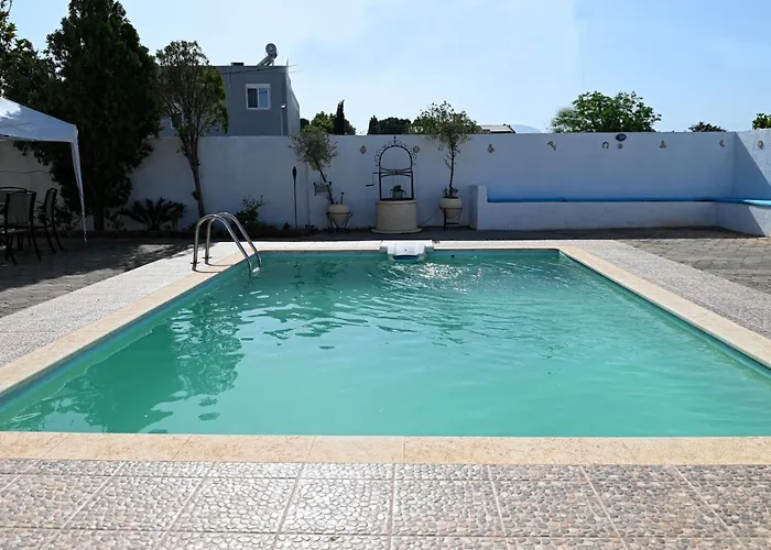 Oasis Lower Ground Floor *